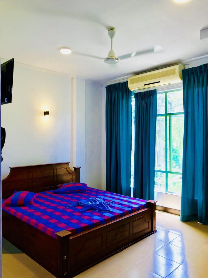 Travellers Halt Hotel Ratnapura Luaran gambar
