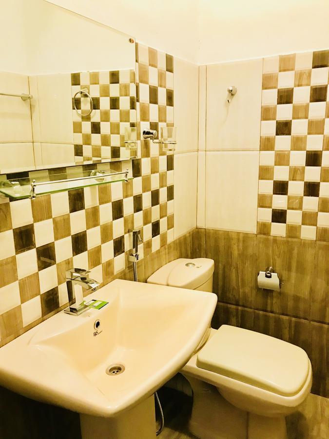 Travellers Halt Hotel Ratnapura Luaran gambar